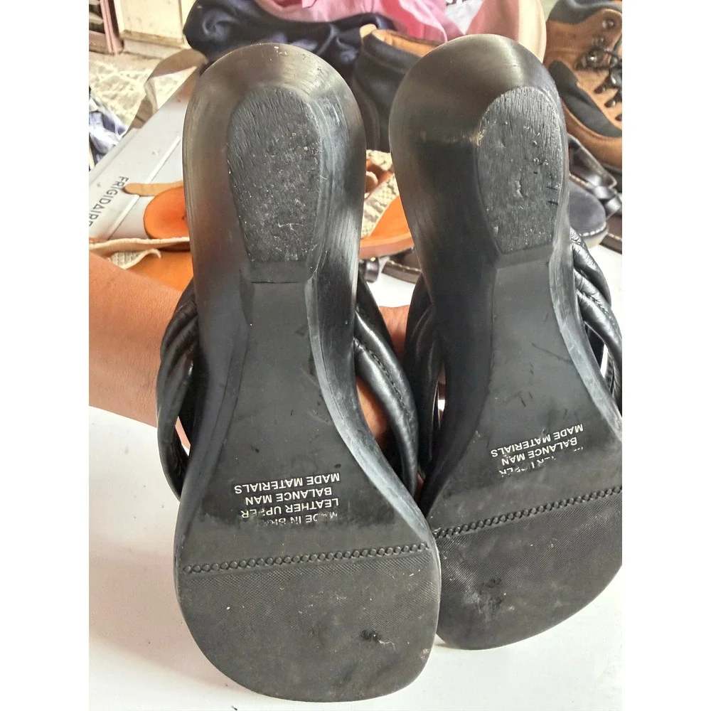 APOSTROPHE Becca Black Leather Wedge Sandals Padded Thong Slides Mens 6M Brazil